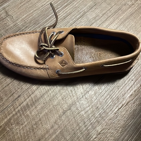Size 10.5 Sperry brown - Picture 2 of 3